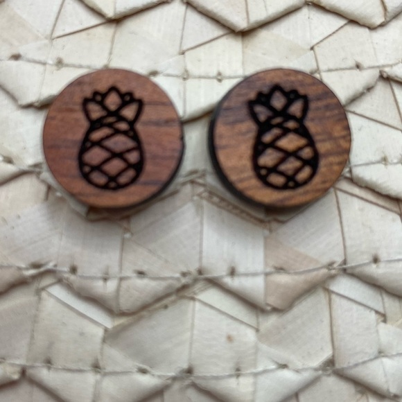 Handmade Hawaiian KOA Wood Laser Engraved Pineapple Stud Post Earrings - Picture 2 of 4